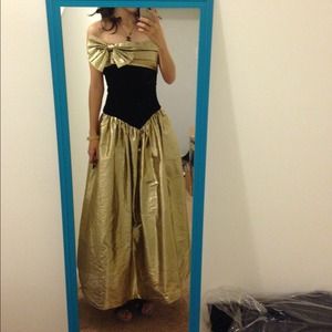 Golden & black dress! Perfect for Halloween!