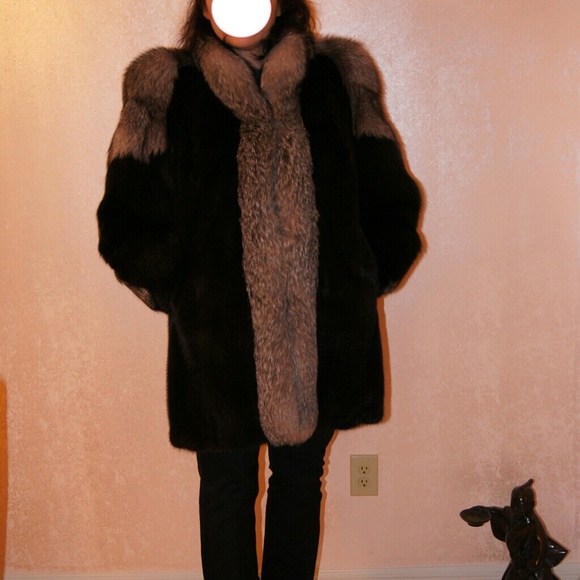 Mink Coat - Picture 2 of 4