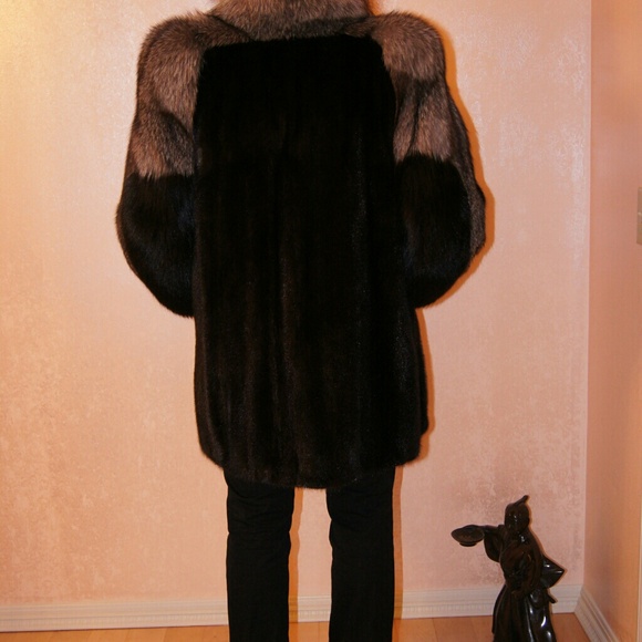 Mink Coat - Picture 4 of 4