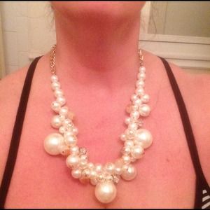 Chunky pearl statement necklace