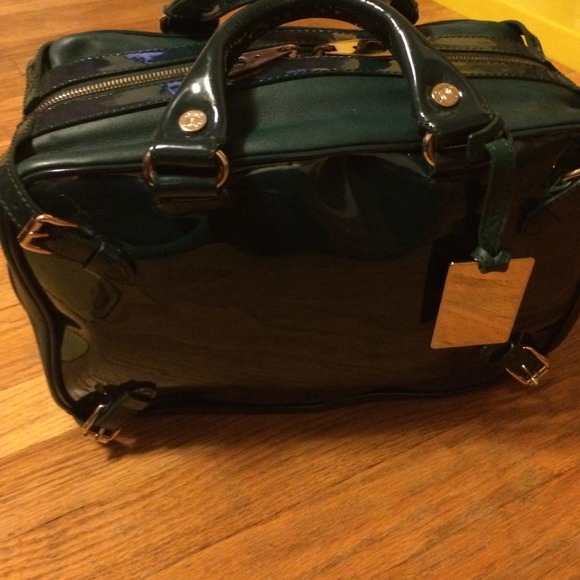 100% authentic Celine boogie!!! Nice ;-D