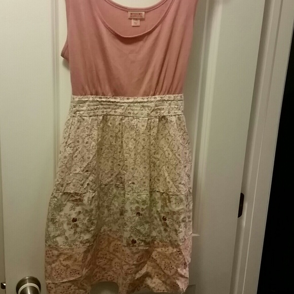 Solid Top connected to a Floral - print bottom