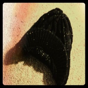 Black/gold thread hat