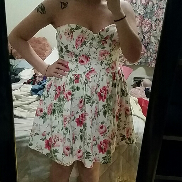 Floral tube dress - Picture 2 of 3