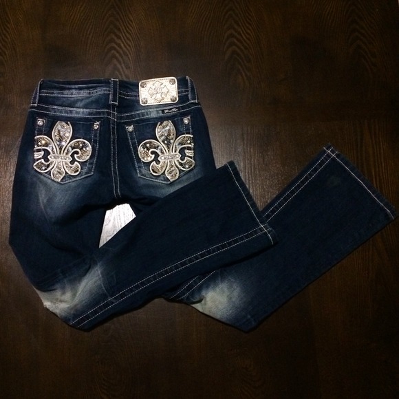 Miss Me size 25 dark wash jeans from Buckle NWOT.