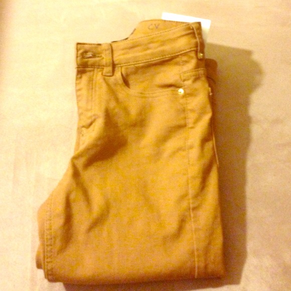 Tan pants pretty and plain 😘😍