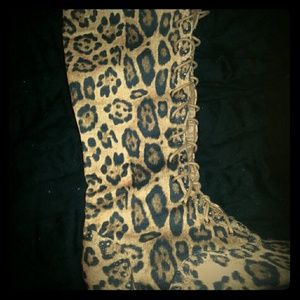 DELETING TONIGHT Leopard boots $23