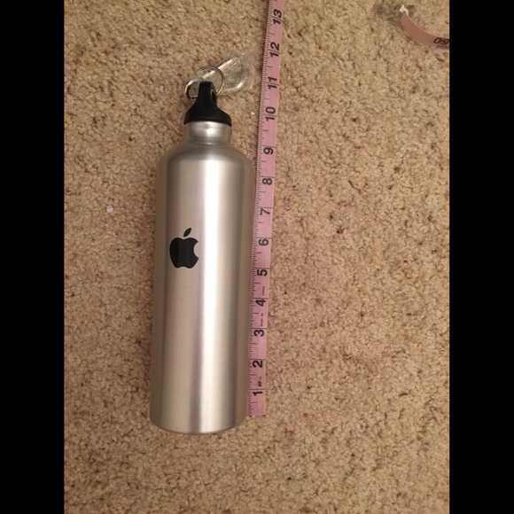 Apple water bottle brand new - Picture 2 of 2