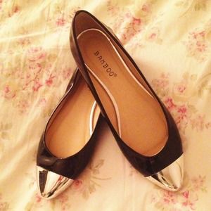 Bamboo silver cap toe ballet flats in black