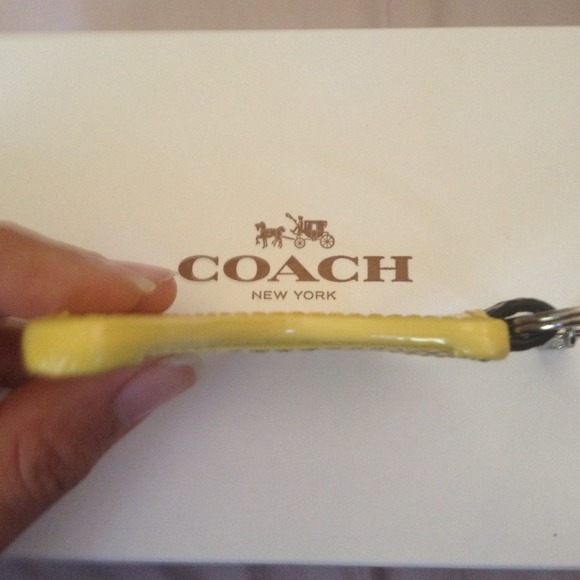 Coach Bananas Keychain NWOT - Picture 3 of 4