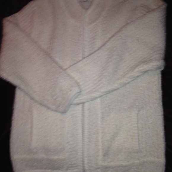 Brand new axiom jacket/sweater off white GORGEOUS.