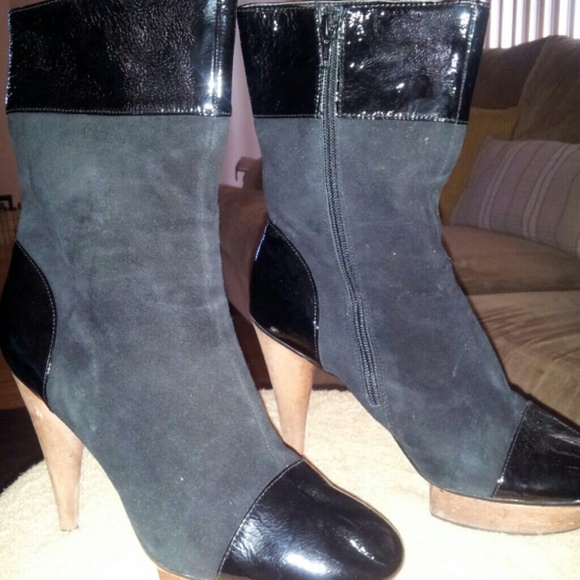 REDUCED!!!!! Suede and patent leather boots
