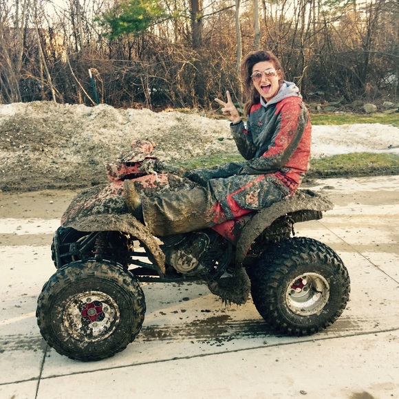 Meet your seller Danielle - Picture 4 of 4