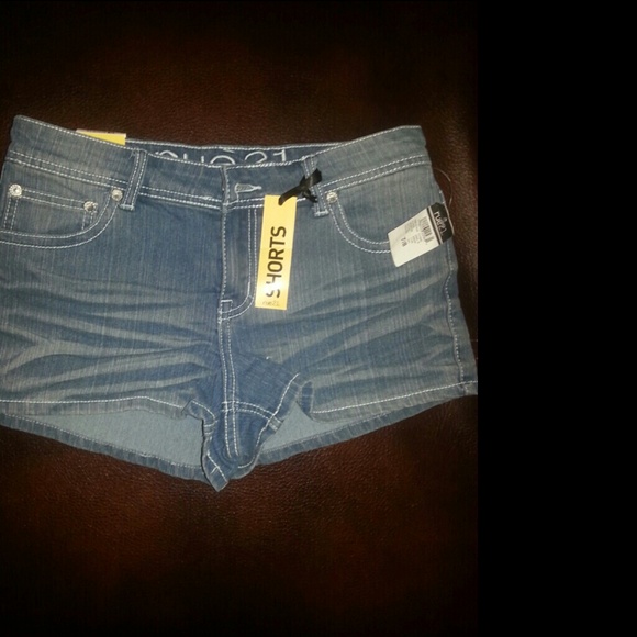 @hdmk..Bundled w/3 other items Rue 21 shorts