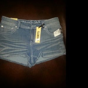 @hdmk..Bundled w/3 other items Rue 21 shorts