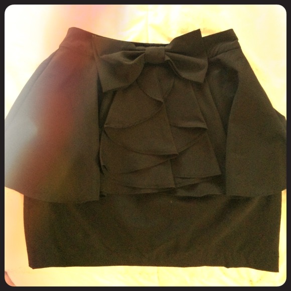 Skirt never even wore it size small