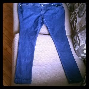 Apple Bottom straight leg Jeans