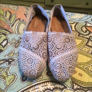 Gray lace toms!