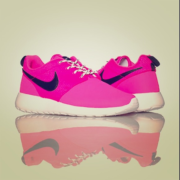 Pink Nike Roshe Runs
