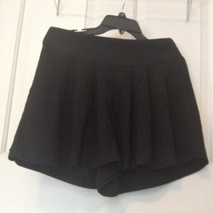 Black skort