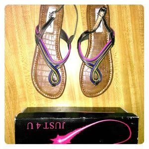 SANDALS LIKE NEW IN THE BOX