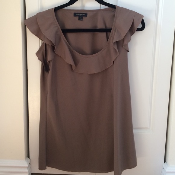 Banana republic ruffle top