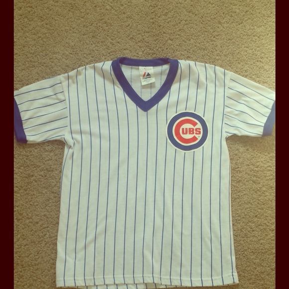 Cubs women's T-shirt. Size L. Fits like a M.