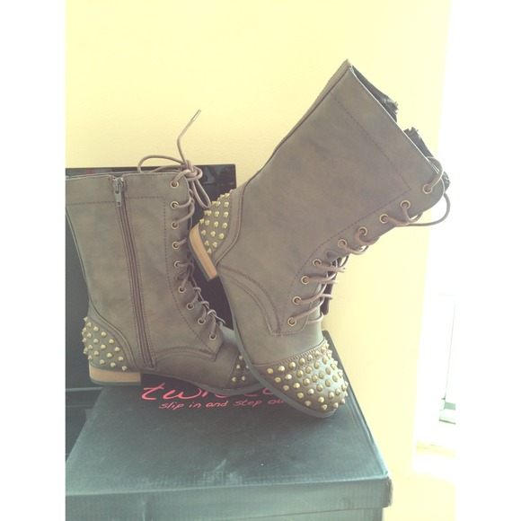 Size 7 brown studded combat boots