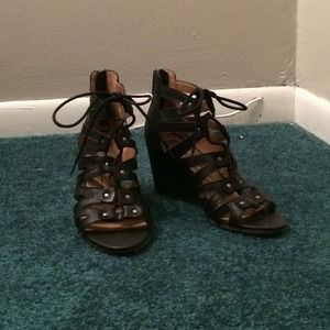 DV by Dolce Vita Rhoda buckle strappy cage sandals