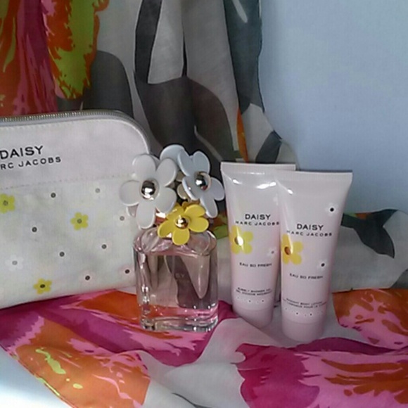 Daisy by Marc Jacobs Fragrance set