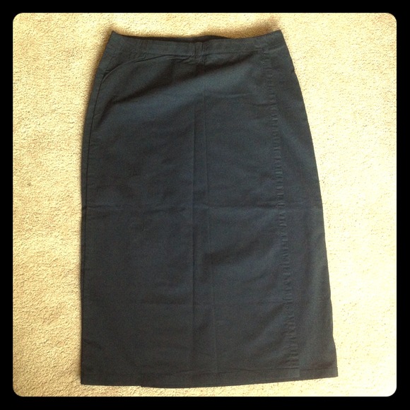 💥Arden B black wrap skirt💥