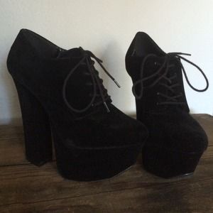 FRH black booties