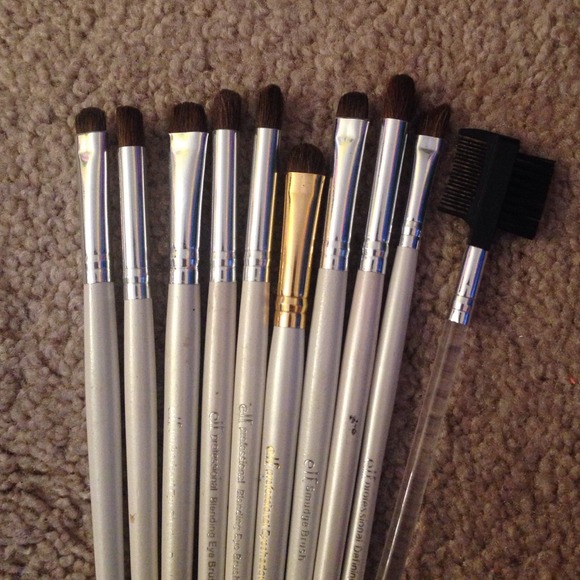 Eyeshadow brushes