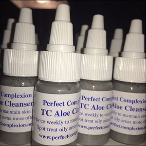 TCA Aloe Charcoal Cleanser