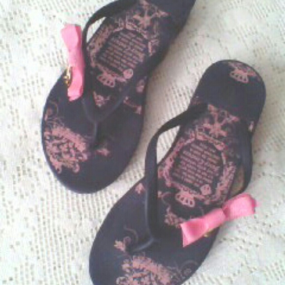 Juicy Couture Shoes - Juicy Couture Flip flops
