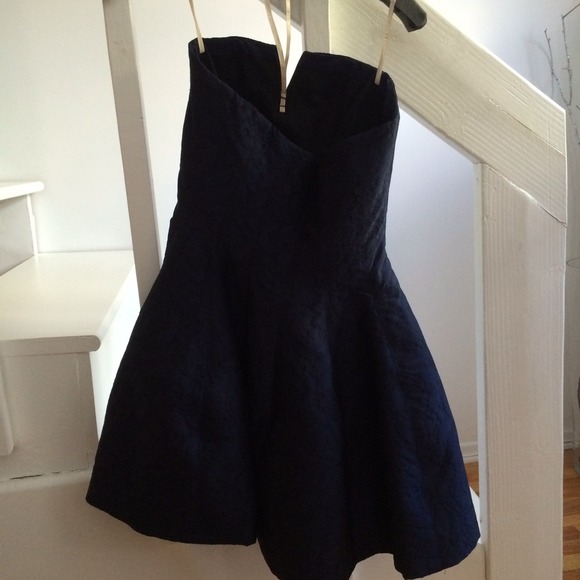 Saks fifth ave strapless dress in navy (size 2) - Picture 4 of 4