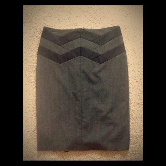 NWT BCBG pencil skirt. Size 4