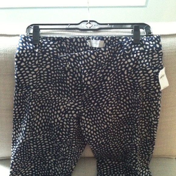 NWT Gap slim cropped patterned pants