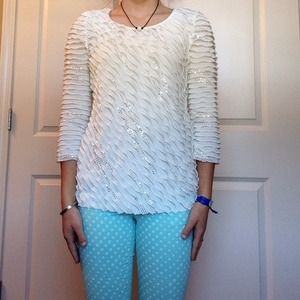 SCARY SALE!Mid sleeve glitter polka dot ruffle top