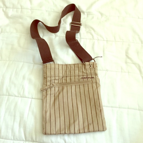 Dakine over the shoulder bag