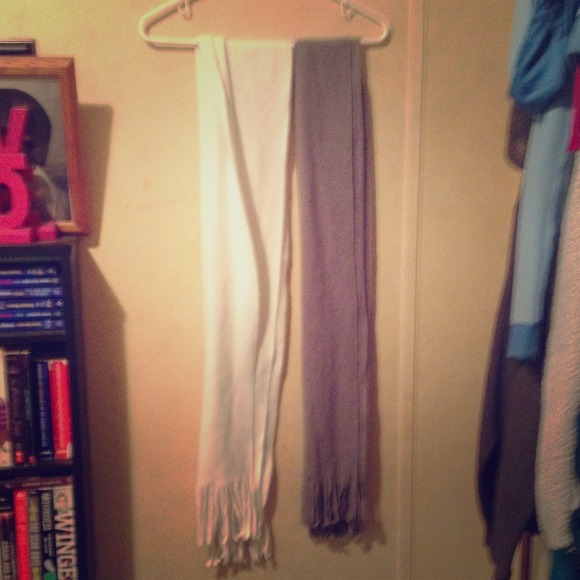 2 scarfs bundle!