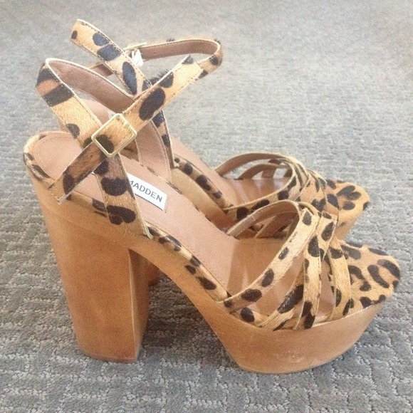 **Worn once** Leopard Steve Madden Heels'