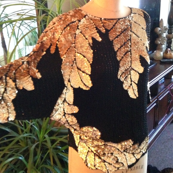 Sequined top 🚨 traded 🚨