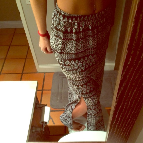 LA hearts printed maxi with side slits