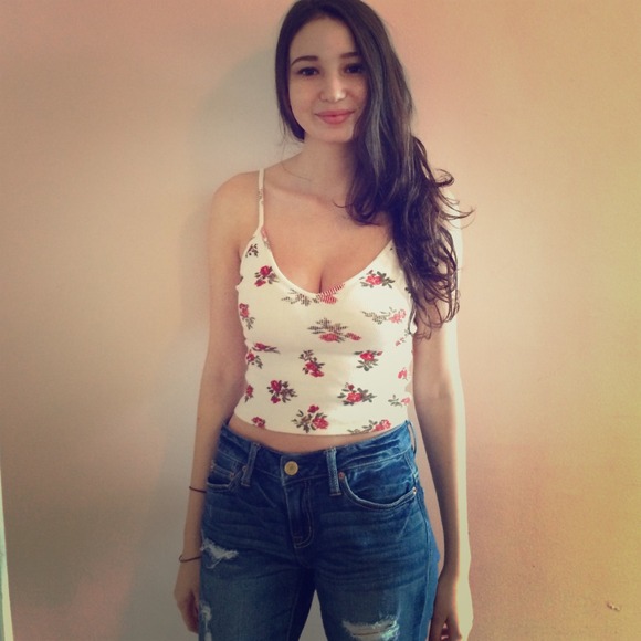 Brandy Melville Flower Crop Top