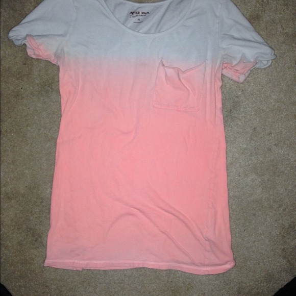 Ombre white and pink tee