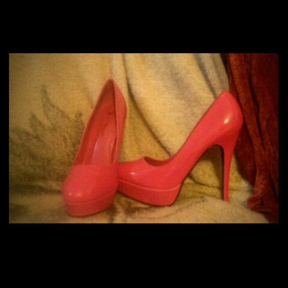 Hot pink patent leather heels BEAUTIFUL NWOT