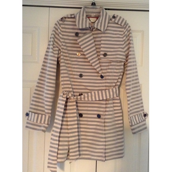 Banana Republic Trench Coat - Picture 2 of 4