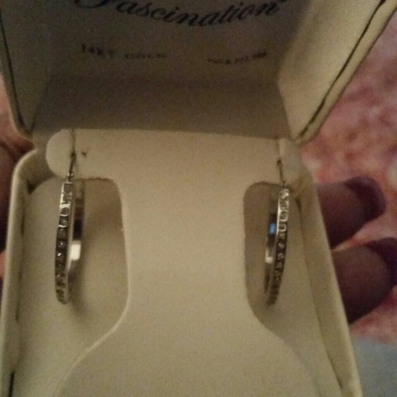 REAL DIAMOND MEDIUM HOOPS