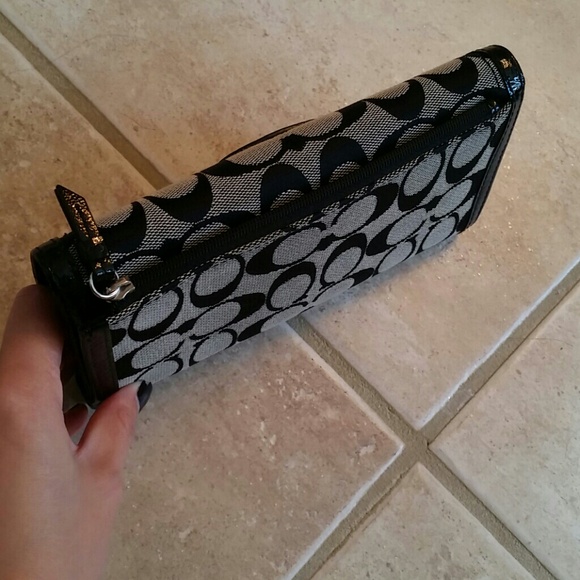 Authentic Coach wallet - Picture 4 of 8